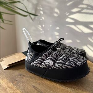 NWT The North Face Kids' 10c ThermoBall Traction Mule